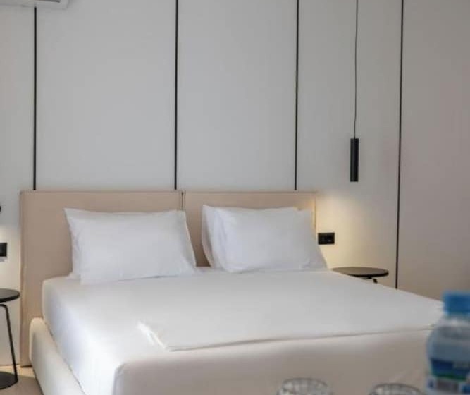 غرفة قياسية ثلاثية ذات إطلالة جانبية على البحر, Arrei