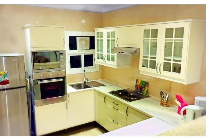 سوییت جونیور, Leaders Plaza Mahboula