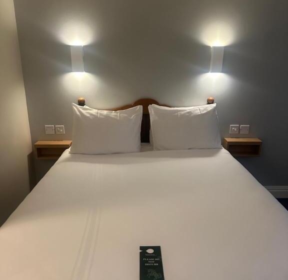 Трехместный Номер Базовый, Go2 Glasgow Cumbernauld