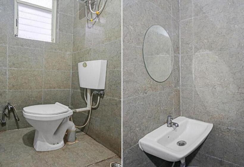 غرفة كلاسيكية ثلاثية, Oyo Royal Inn