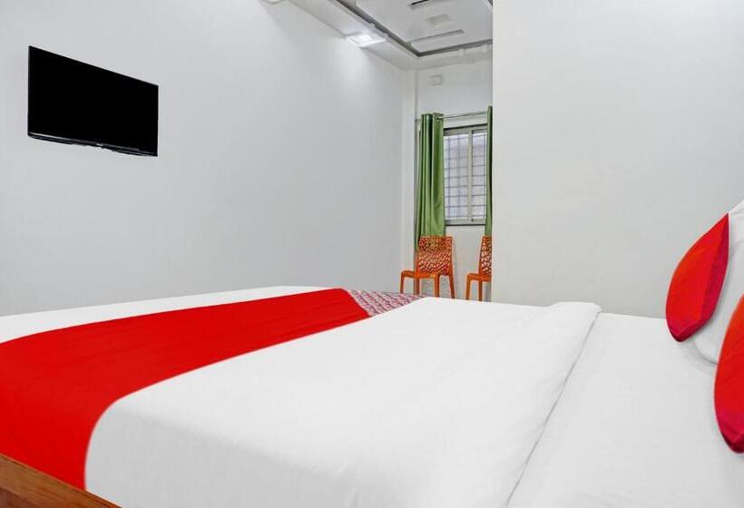 غرفة كلاسيكية ثلاثية, Oyo Royal Inn