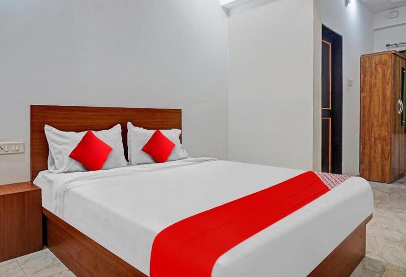 غرفة كلاسيكية ثلاثية, Oyo Royal Inn