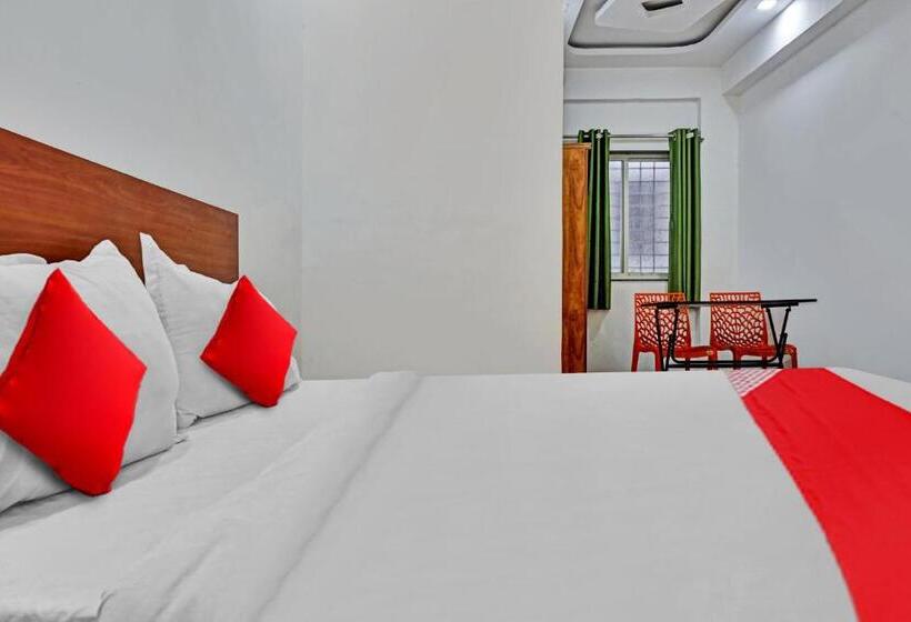 غرفة كلاسيكية ثلاثية, Oyo Royal Inn