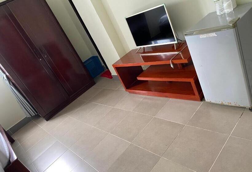 اتاق سوپریور یک تخته, Son Thao