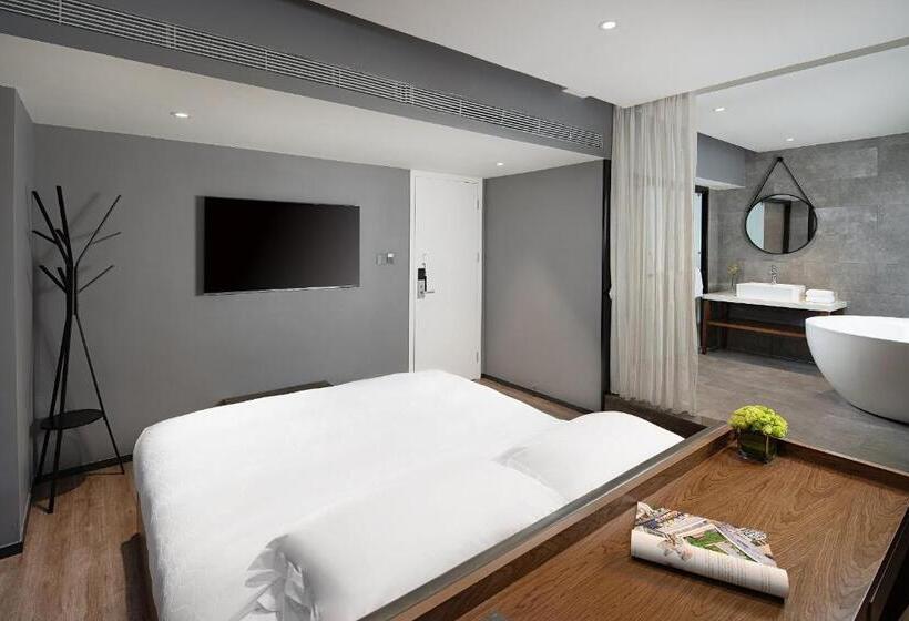 Номер Deluxe Кровать Кинг, 有集城市客栈锦绣中华店unijoy Cityinn Splendid China Shenzhen