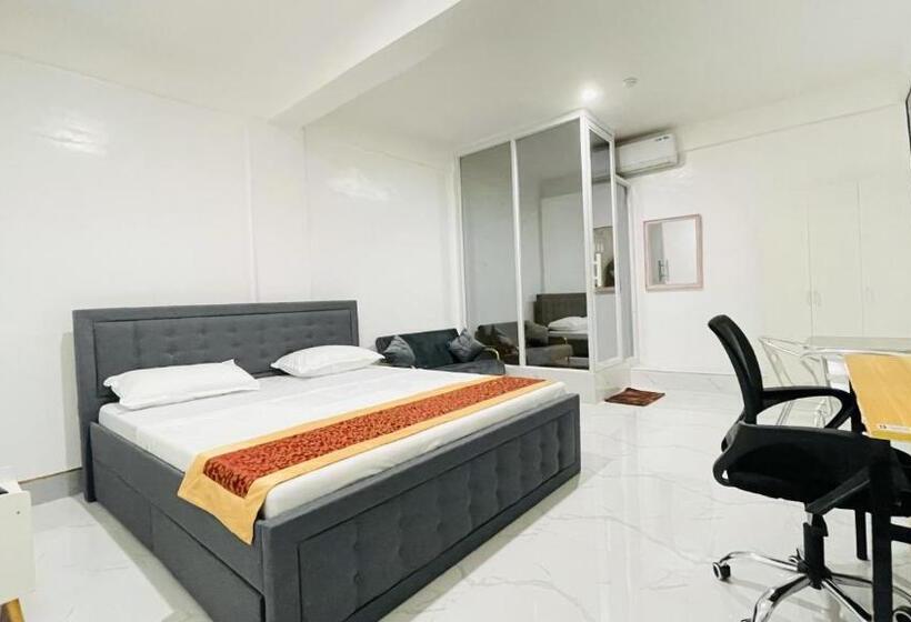 Люкс Кровать Кинг, Legends Hotel Lemery Batangas