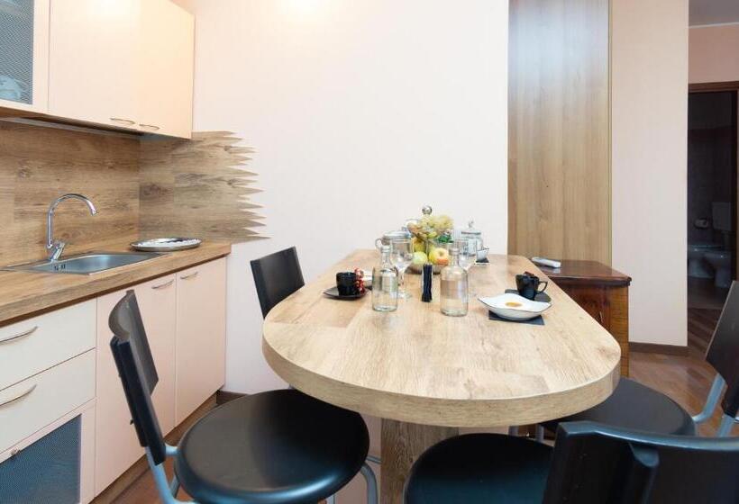 스탠다드 스튜디오, Villa Padus