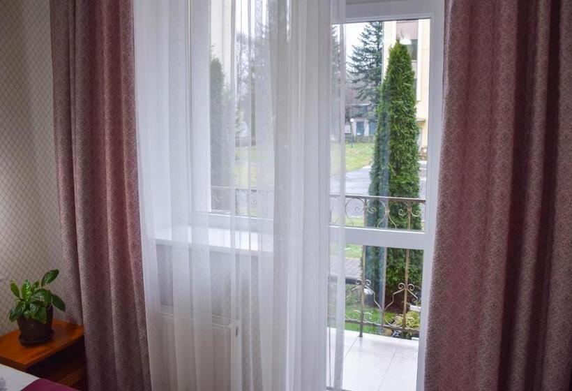 اتاق استاندارد, гок віват