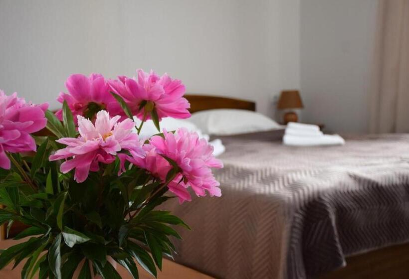 سوئیت با بالکن, гок віват