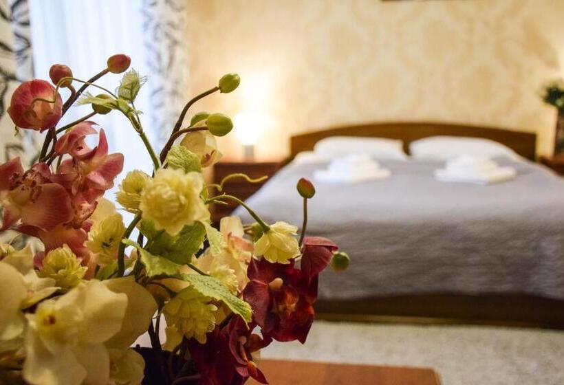 اتاق لوکس, гок віват