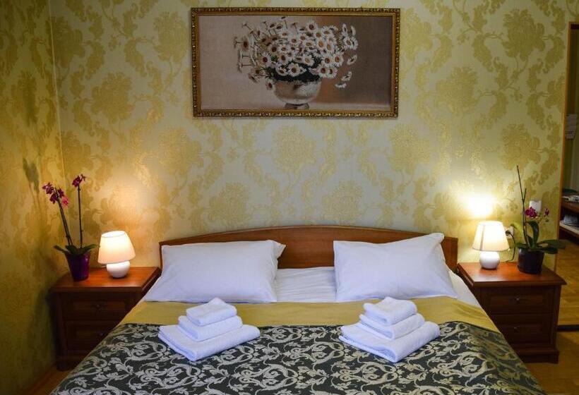 اتاق کلاسیک چهارنفره, гок віват