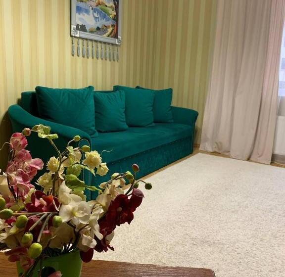 اتاق کلاسیک چهارنفره, гок віват