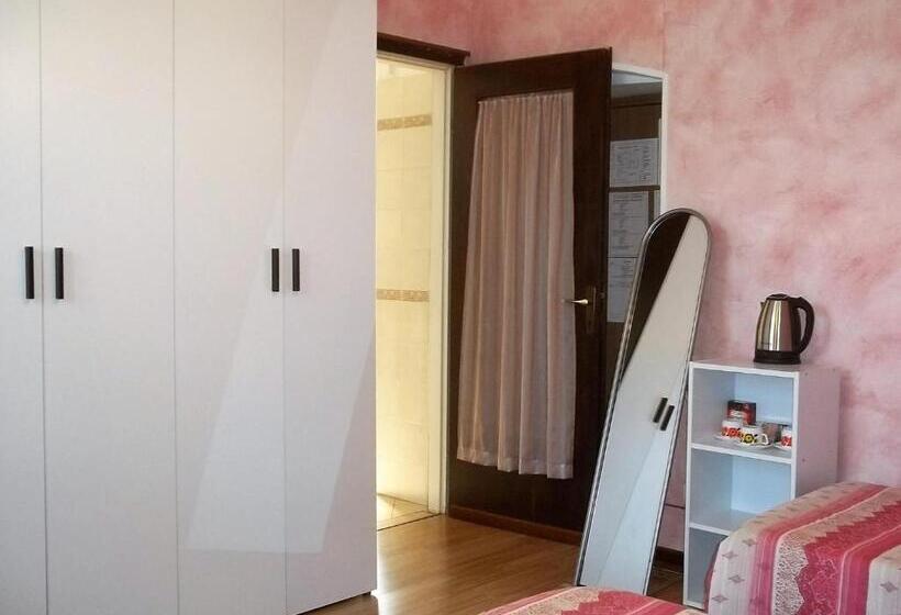 스탠다드 트리플 룸, B&b Dei Laghi