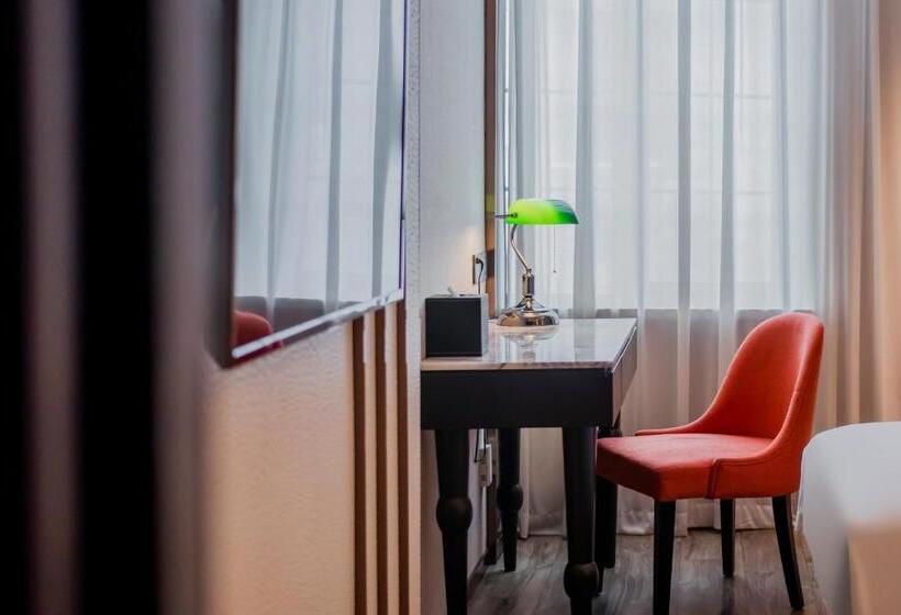 Номер Стандарт, Yitel Premium