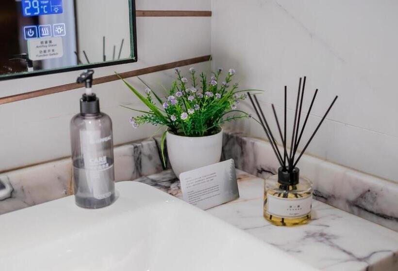 Номер Стандарт, Yitel Premium