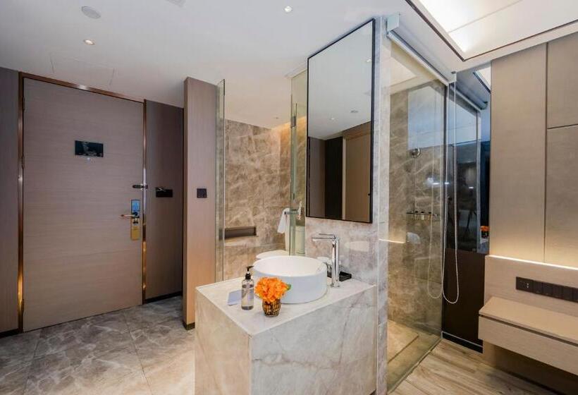 Quarto superior, Yitel Premium