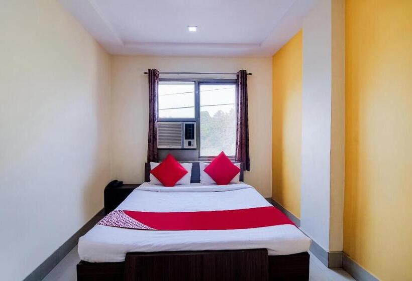 اتاق کلاسیک سه تخته, Oyo Hotel Anupam