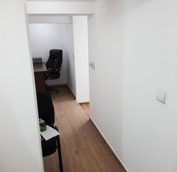 اتاق استاندارد با سرویس بهداشتی مشترک, Casa Adiță