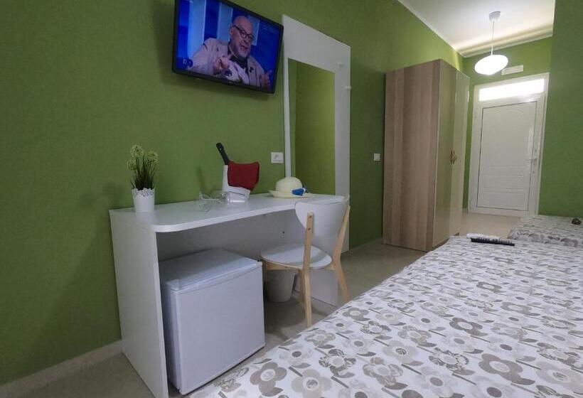 غرفة قياسية ثلاثية, Lido Rosa Rooms