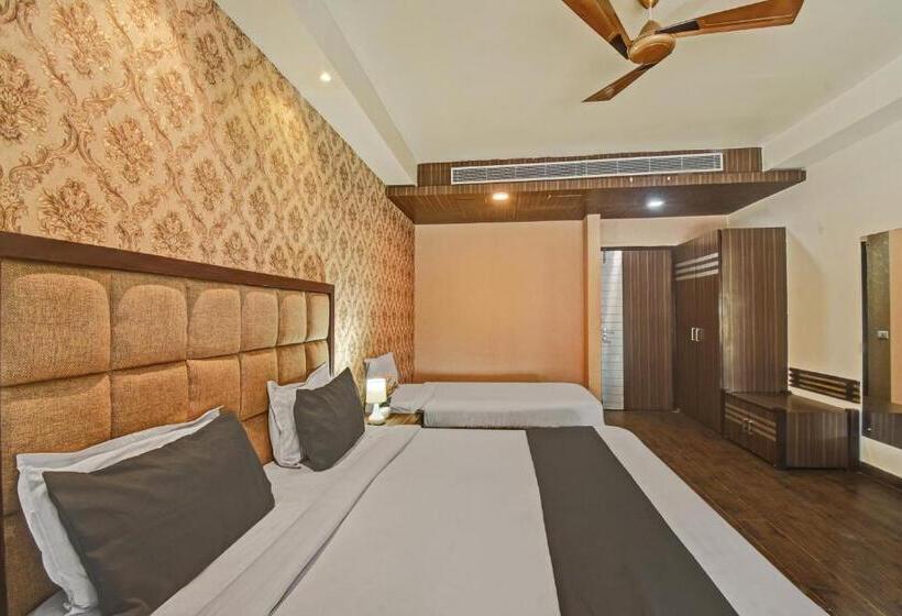 トリプルクラシックルーム, Collection O Hotel Le Park Street