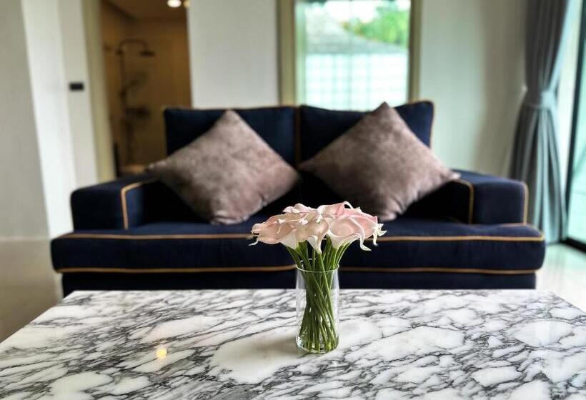 חדר סטנדרט עם מרפסת, The Viva Patong