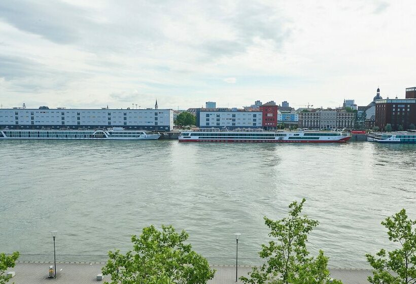 标准间带双人床, Moxy Ludwigshafen