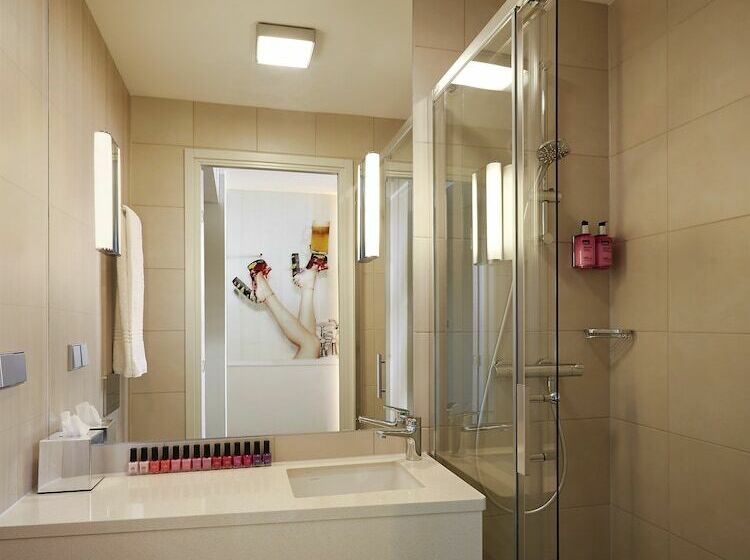 غرفة قياسية سرير مزدوج, Moxy Ludwigshafen