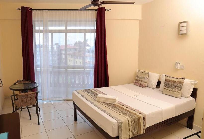 1 Bedroom Penthouse Apartment, Merry Villa Hotel & Apartments