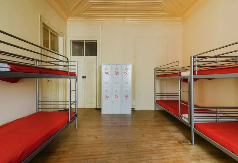 Vuode Makuusalissa, Suntrap Hostel