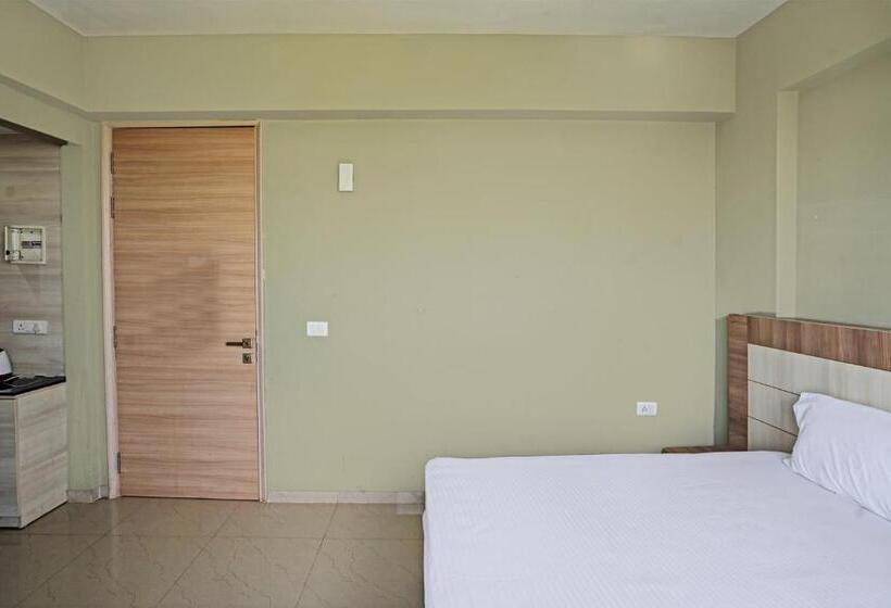 トリプルクラシックルーム, O Anirbhav Dham