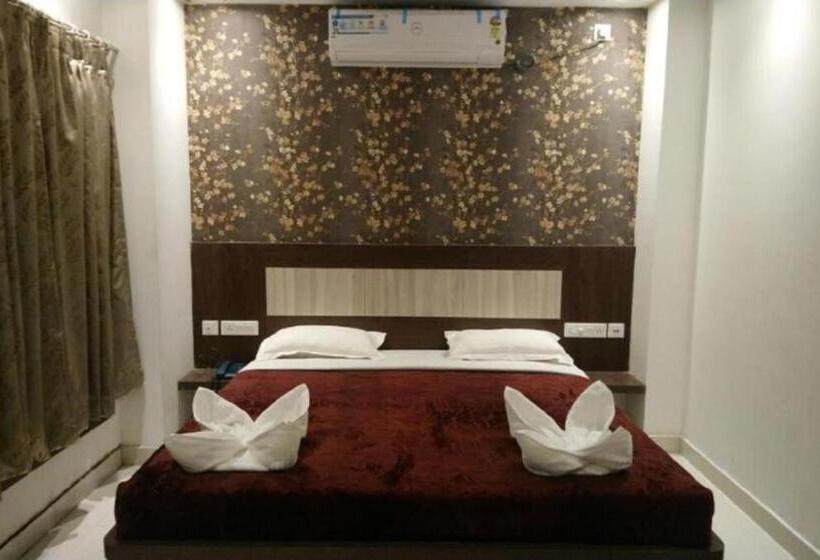 Номер Deluxe, Home Town Puri Near Temple & Golden Beach  Lift  Wifi With Restaurant Facilities  By Morservices