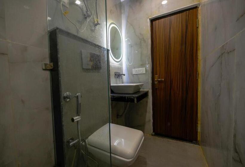 Quarto Triplo Clássico, Oyo Vatika