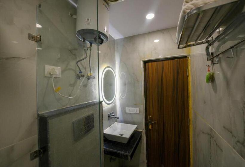 Quarto Triplo Clássico, Oyo Vatika