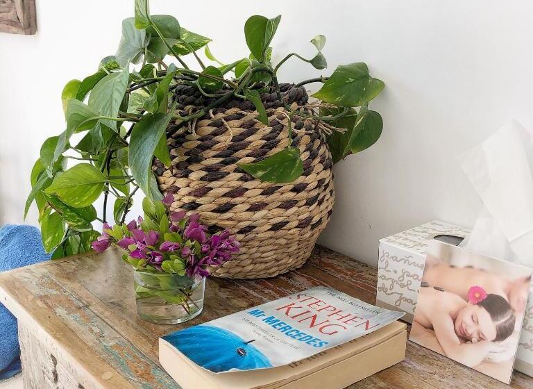 اتاق استاندارد اینتریور, One Thousand Waves