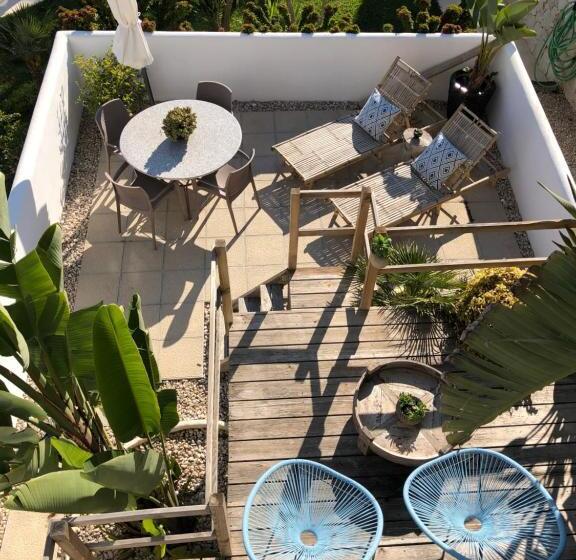 اتاق استاندارد با تراس, One Thousand Waves