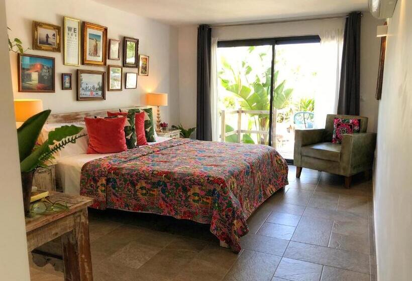 اتاق استاندارد با تراس, One Thousand Waves