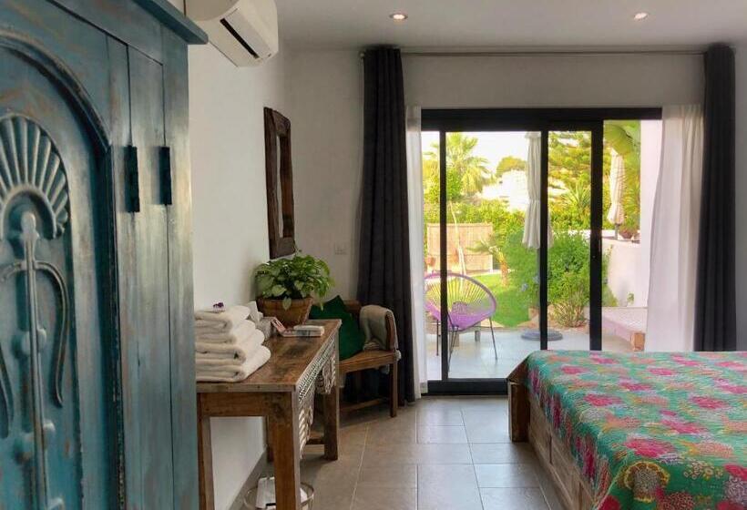 اتاق استاندارد اینتریور, One Thousand Waves