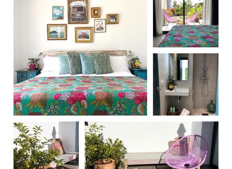 اتاق استاندارد اینتریور, One Thousand Waves