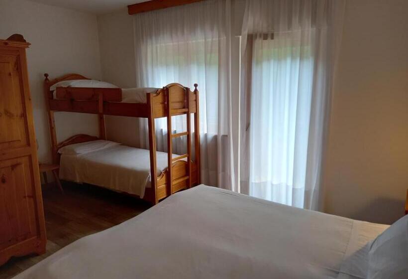غرفة قياسية رباعية, Albergo Scoiattolo