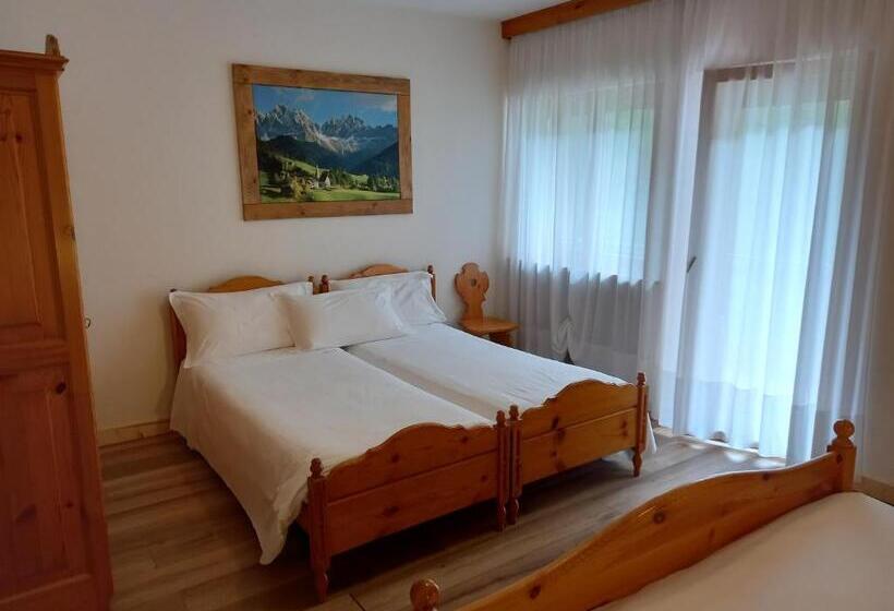 חדר סטנדרט לארבעה, Albergo Scoiattolo