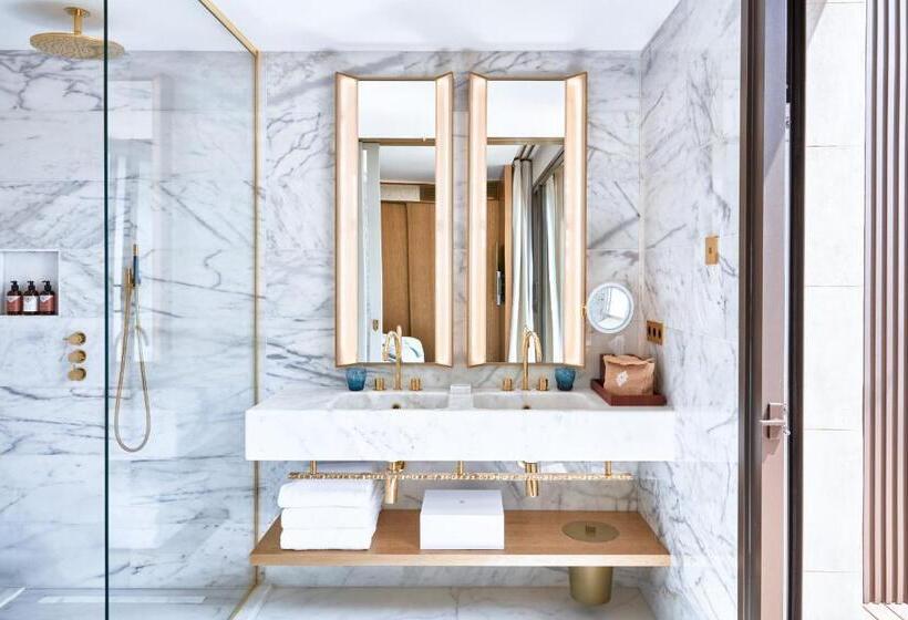 استودیو خانوادگی, Almanac Barcelona