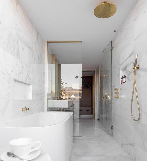 Suite with Terrace, Almanac Barcelona