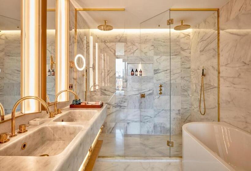 سوئیت پنت هاوس, Almanac Barcelona