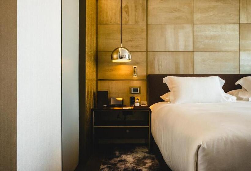 سوئیت پنت هاوس, Almanac Barcelona