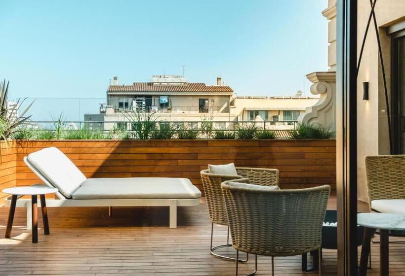 سوئیت پنت هاوس, Almanac Barcelona