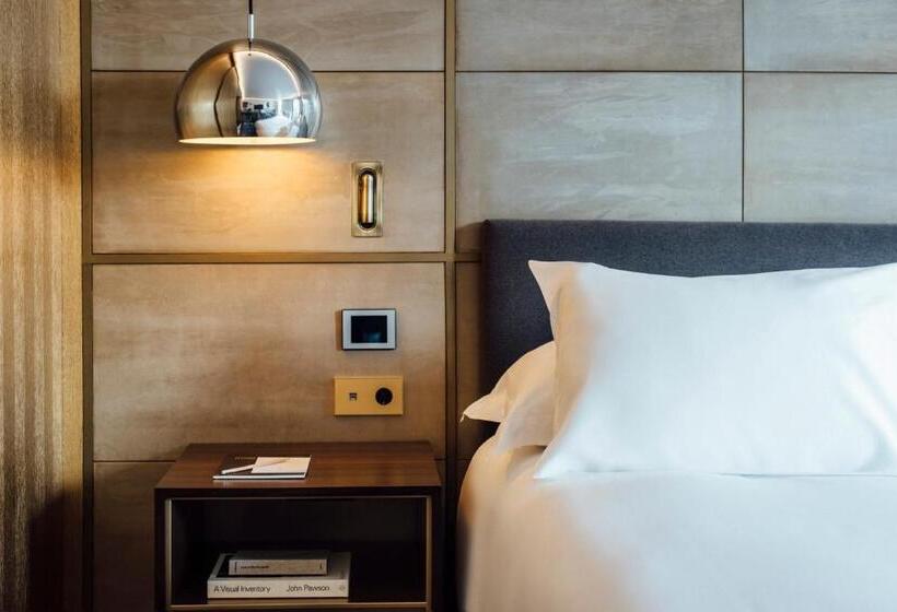 اتاق خانوادگی, Almanac Barcelona