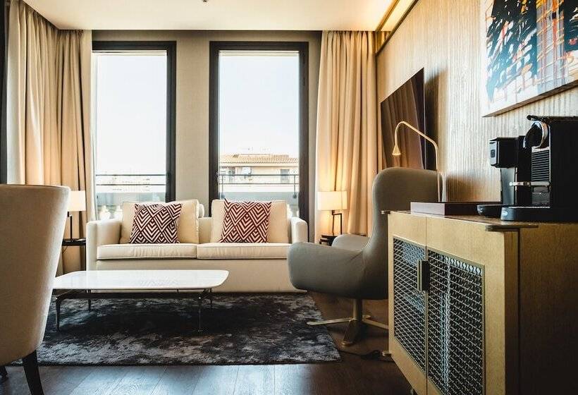 Suite with Terrace, Almanac Barcelona
