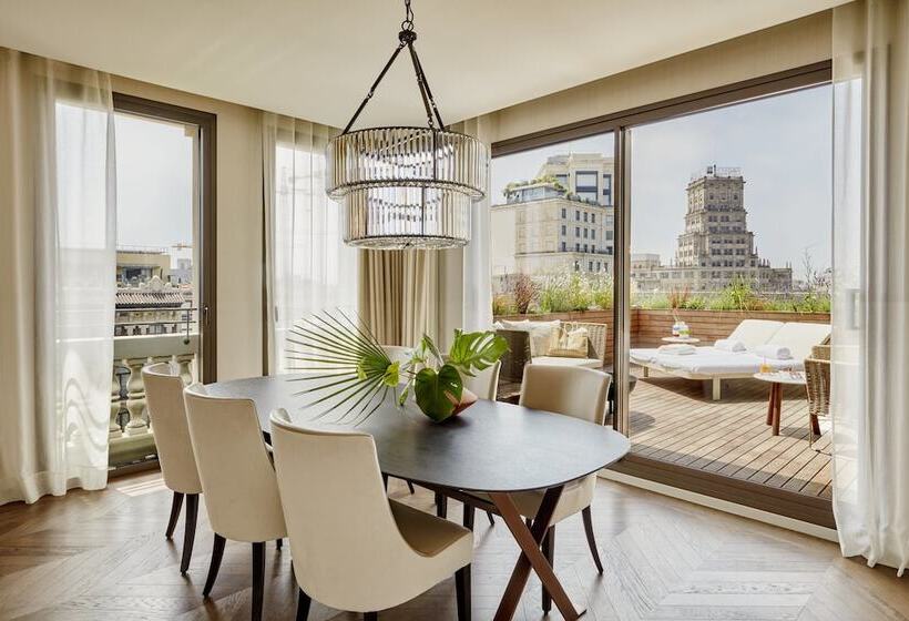 سوئیت پنت هاوس, Almanac Barcelona