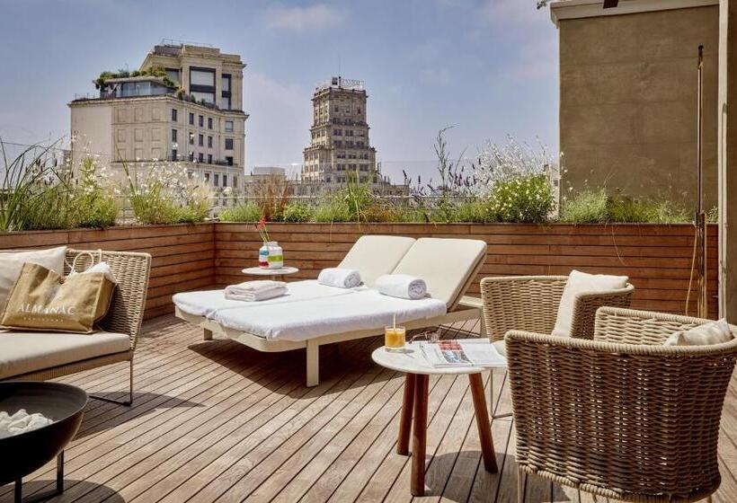 سوئیت پنت هاوس, Almanac Barcelona