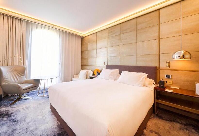 اتاق خانوادگی, Almanac Barcelona